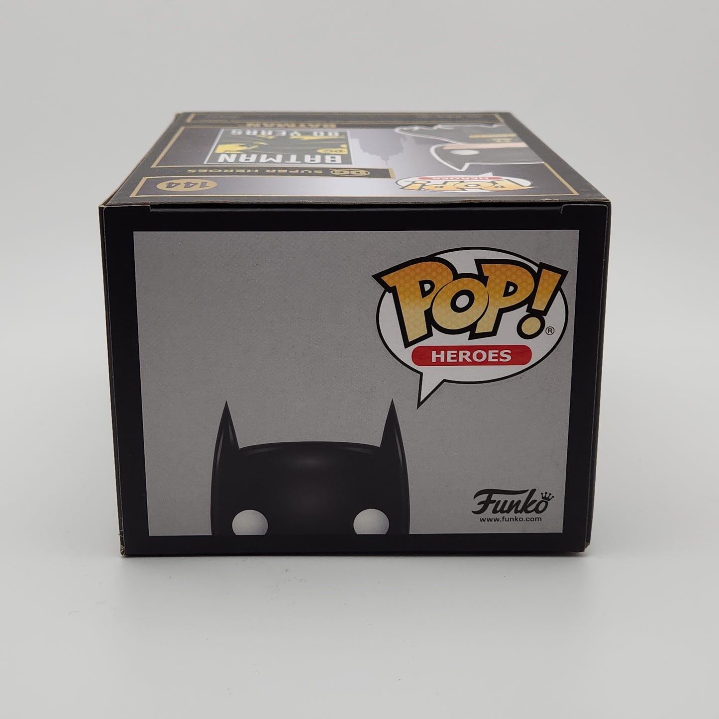 Funko Pop! Heroes- Batman: Batman (REDcard Exclusive)Metallic