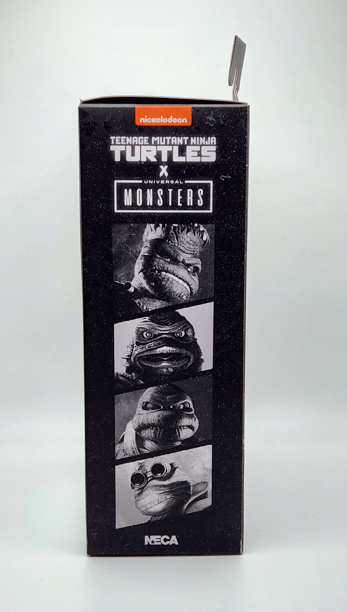 Teenage Mutant Ninja Turtles x Universal Monsters- Ultimate Leonardo as The Creature from the Black Lagoon (B&W Version) NECA