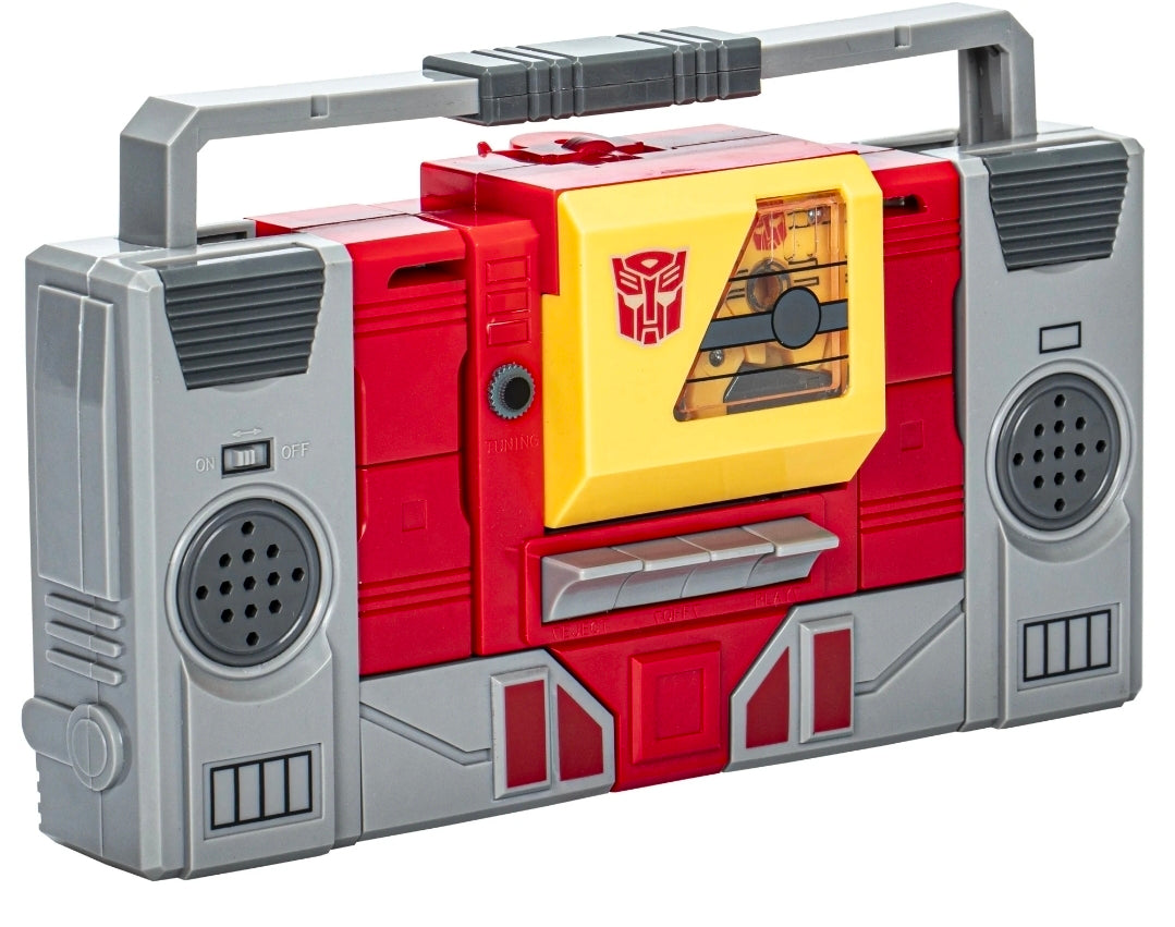 Transformers- 40th Anniversary- Autobot Blaster and Steeljaw