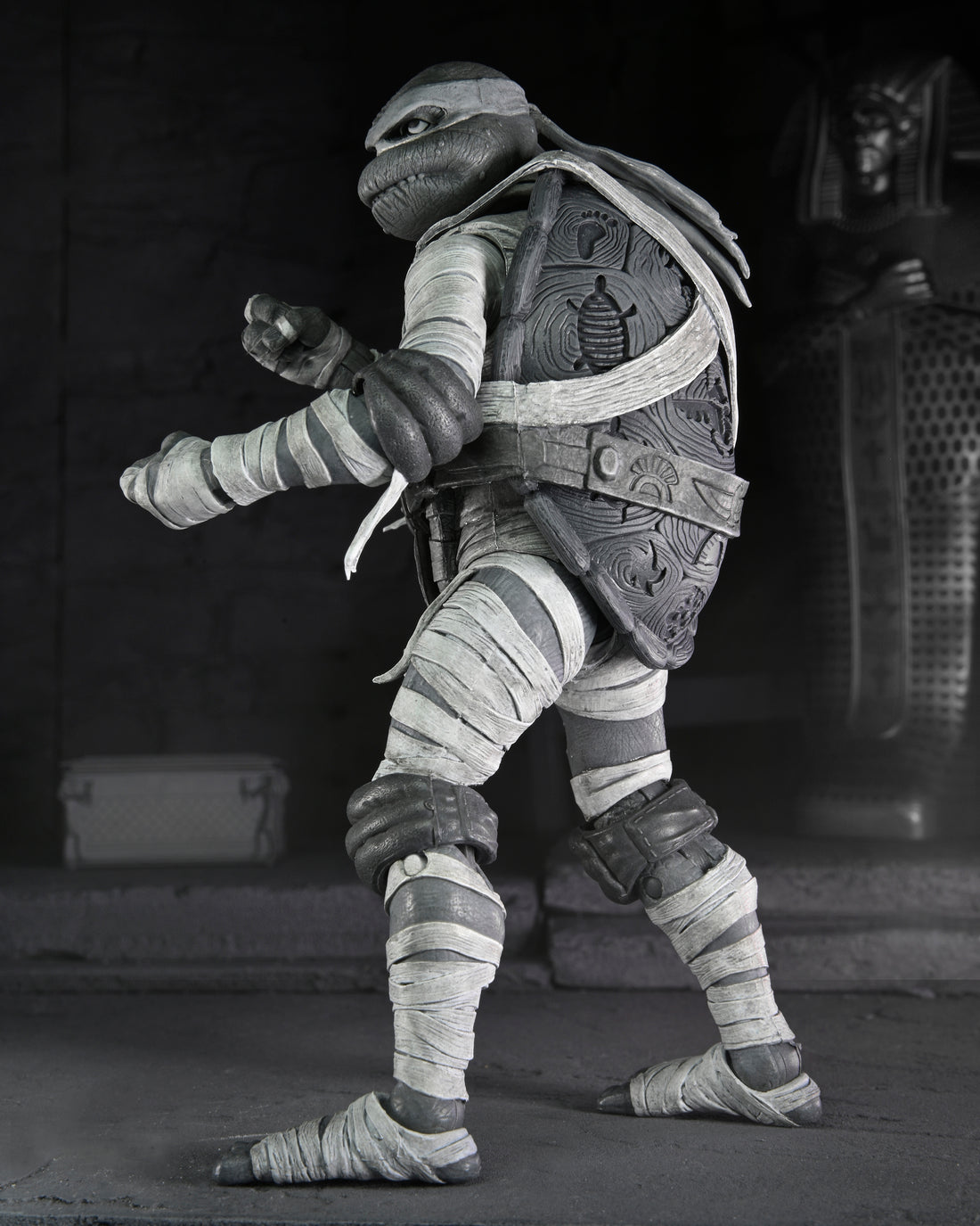 Teenage Mutant Ninja Turtles x Universal Monsters- Ultimate Michelangelo as The Mummy (B&W Version) NECA