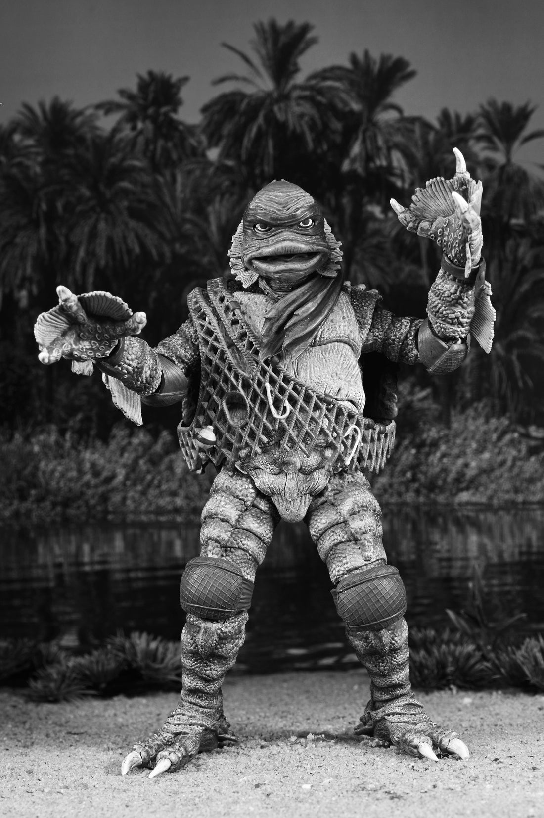 Teenage Mutant Ninja Turtles x Universal Monsters- Ultimate Leonardo as The Creature from the Black Lagoon (B&W Version) NECA