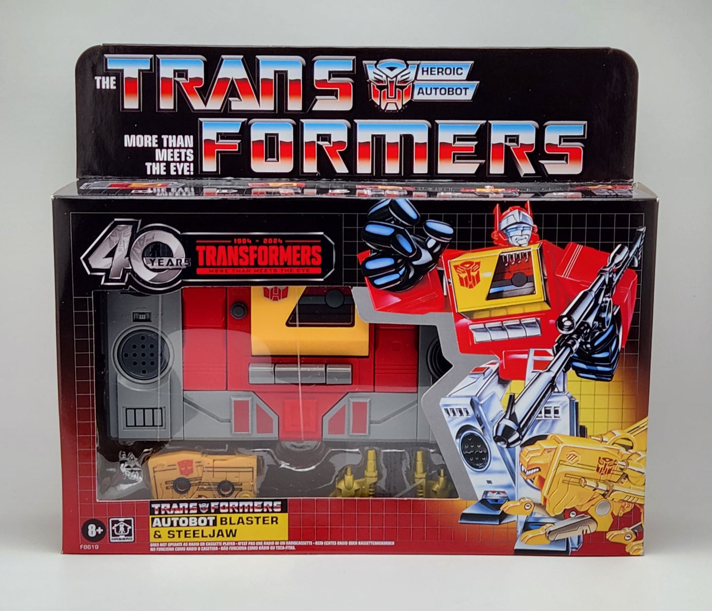 Transformers- 40th Anniversary- Autobot Blaster and Steeljaw