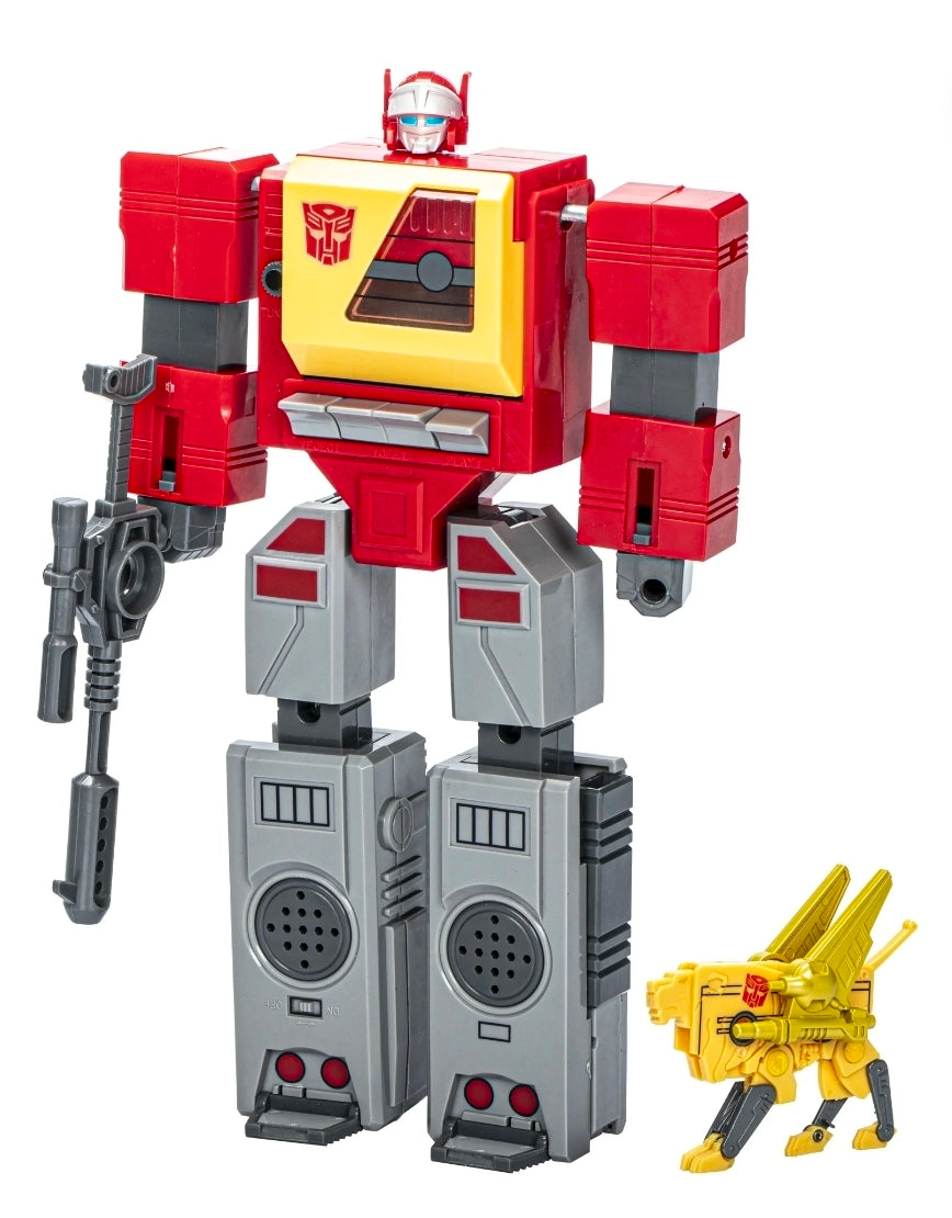 Transformers- 40th Anniversary- Autobot Blaster and Steeljaw